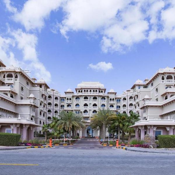 Royal Club By RVHR, Grandeur Residence Crescent Palm Jumeirah, Dubaï