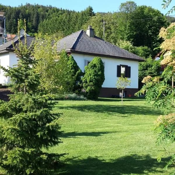 Bungalow Möwe, hotel v destinaci Pörtschach am Wörthersee