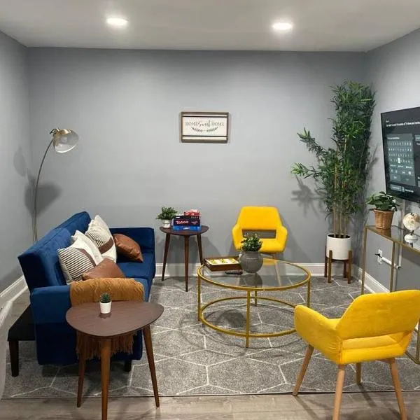 Reduced Priced! Apt by American Dream, Sleeps 6, hotel in Lodi