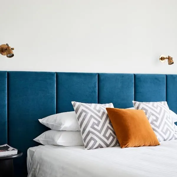 Astina Suites, Penrith, hotel in Penrith