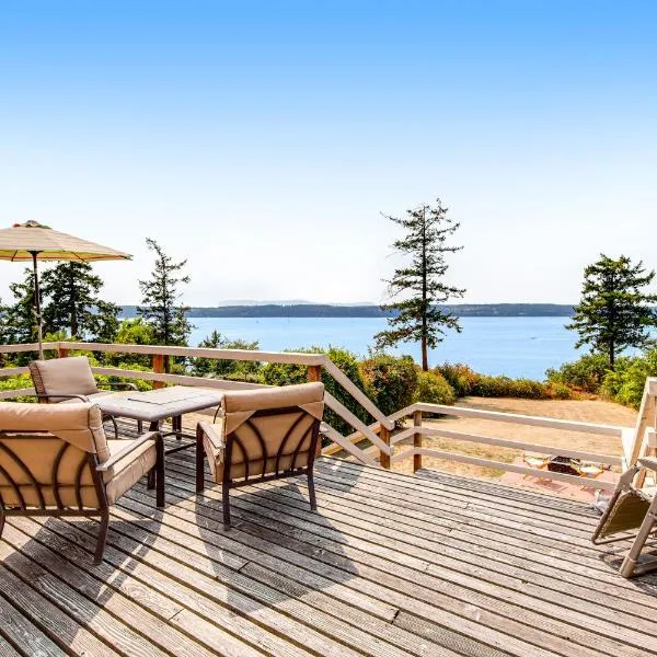 Sundown Memory Lane Cabin, hotel in Camano