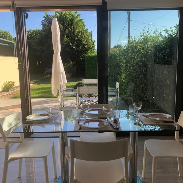 LUXURY vertical open space, Hotel in Sangiano