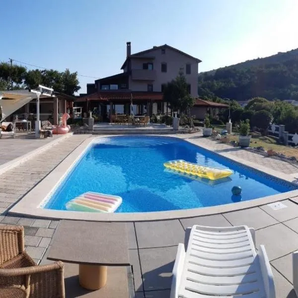 Casa Perla Holidays, hotel v destinaci Juraši