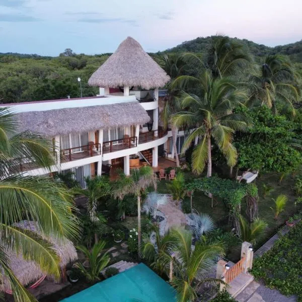 Alive Beach House, hotel in El Tránsito