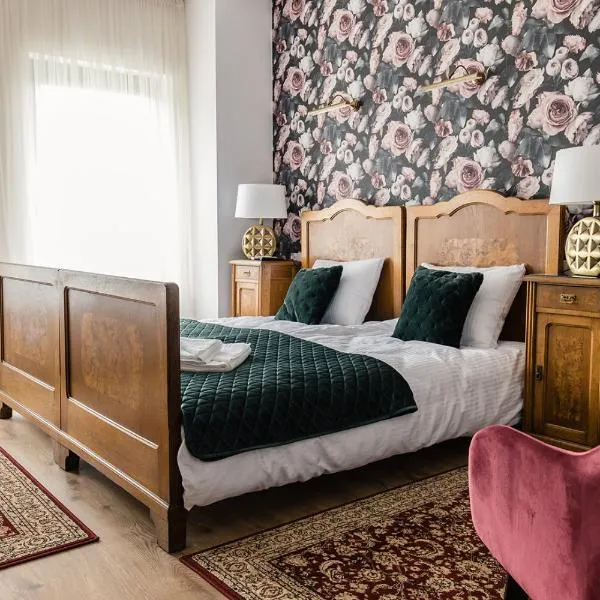 Żółty Rower, hotel in Tleń