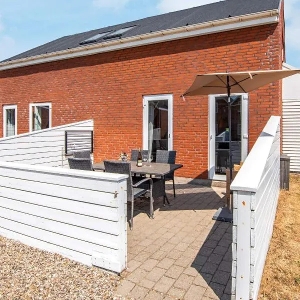 5 person holiday home in Rømø-By Traum, Hotel in Sønderby