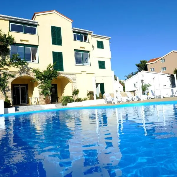 阿尼別墅公寓，諾瓦的飯店