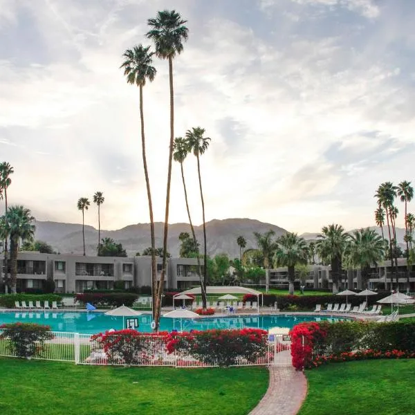 Large Creekside Studio at Shadow Mountain Resort and Club in Palm