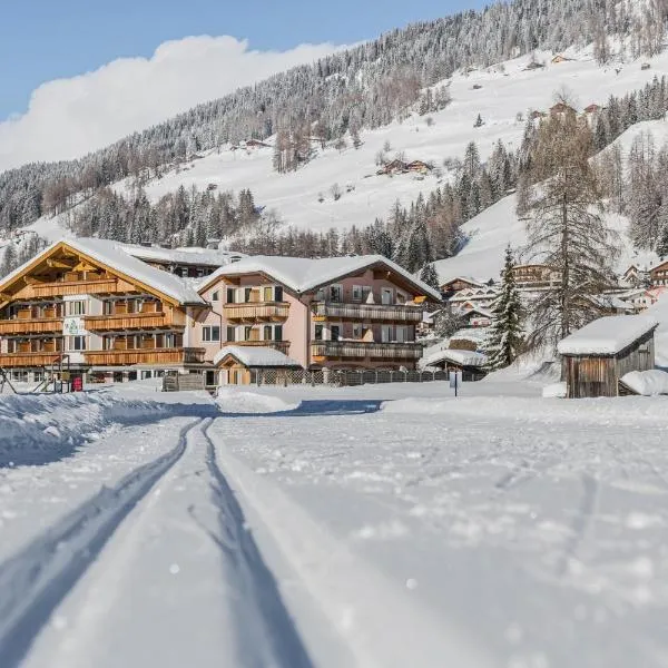 Hotel Waldheim، فندق في سيستو