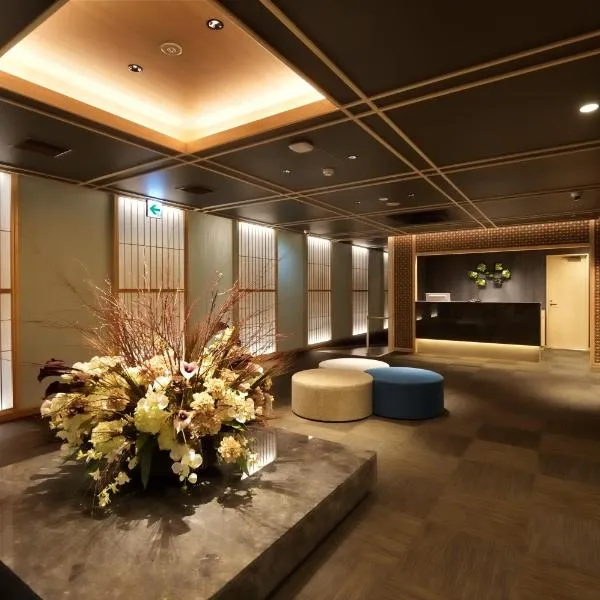 Cabin & Capsule Hotel J-SHIP Osaka Namba, hotel v Osace