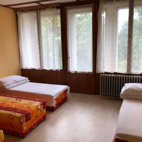 Družstevní dům Choustník, hotel v destinaci Choustník