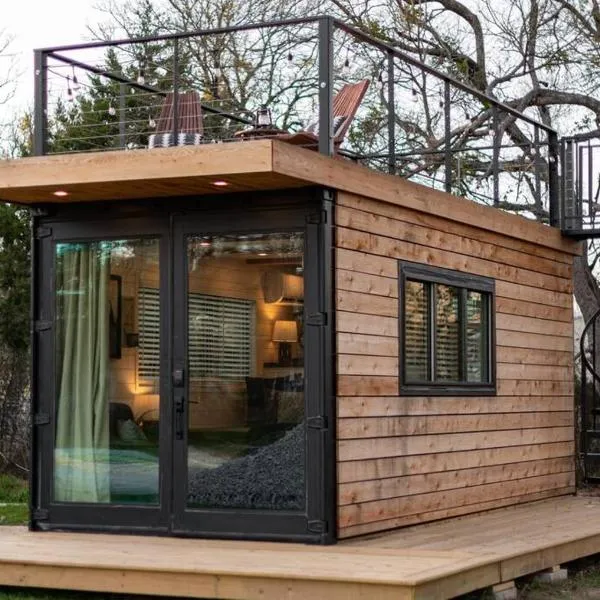 The Stable Tiny Container Home-12 min to Magnolia, hotell sihtkohas Bellmead