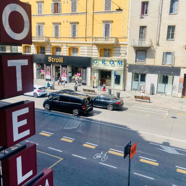 Hotel Aurora, Милан