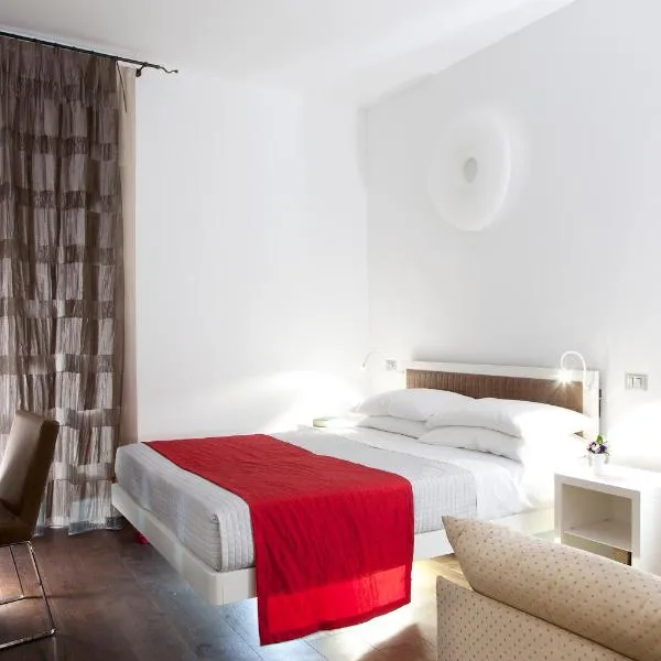 依马蒂诺旅馆，位于泰尔莫利的酒店