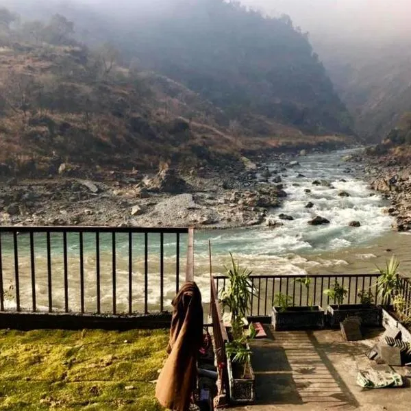 Hotel La Orilla Muzaffarabad, hotel in Muzaffarabad