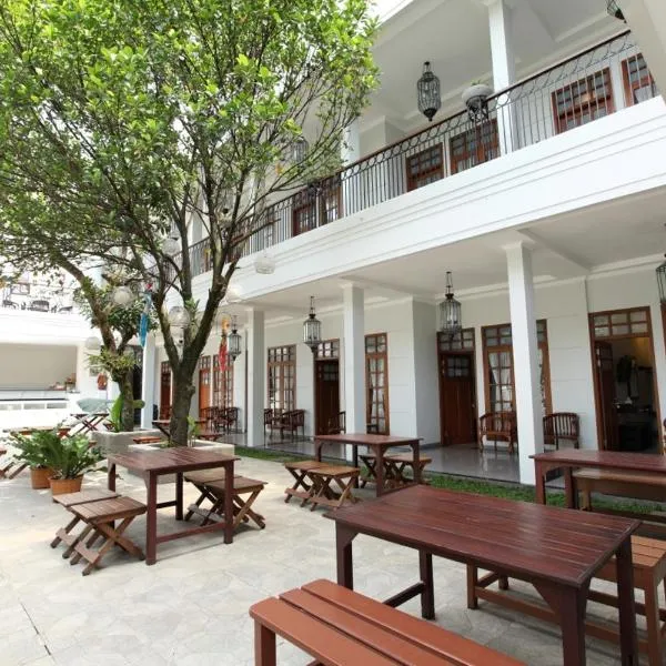 朦胧旅馆，位于万隆的酒店