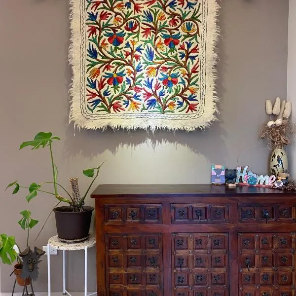 像個家plus民宿 AT home plus B&B,位于花莲市的酒店