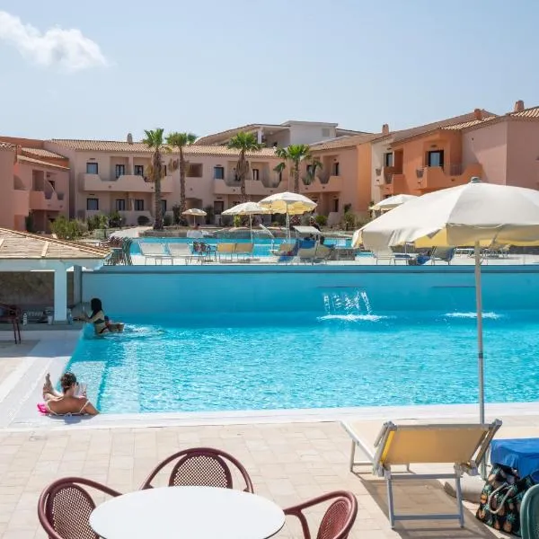 Red Sun Village, hotell i Isola Rossa