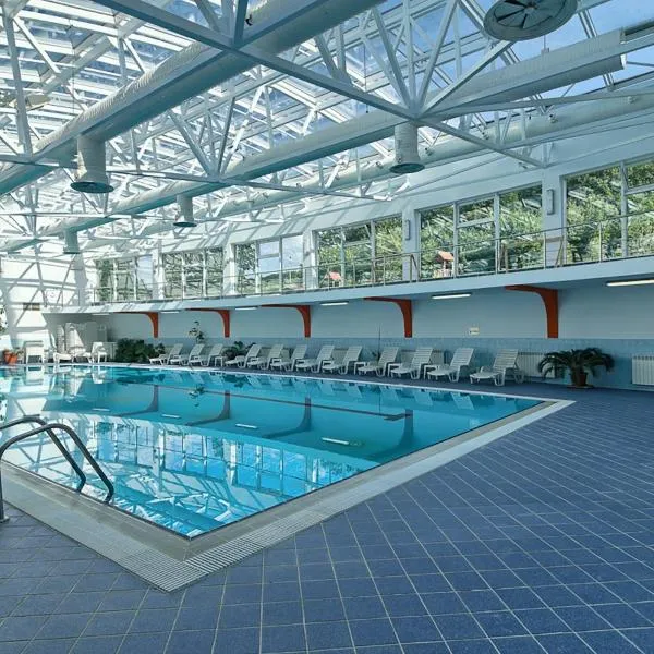 Mercure Medias Binderbubi Hotel And Spa, hotel v destinaci Mediaş