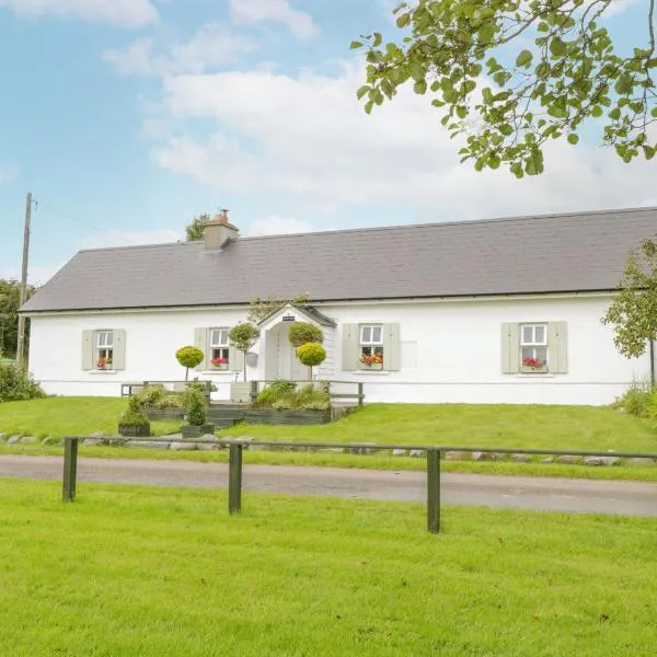 Lakeside Cottage, hotel in Boyle