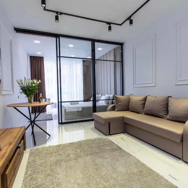 Fashionable apartments. Smartplaza metro Minskaya. Obolon, hotel in Kyiv