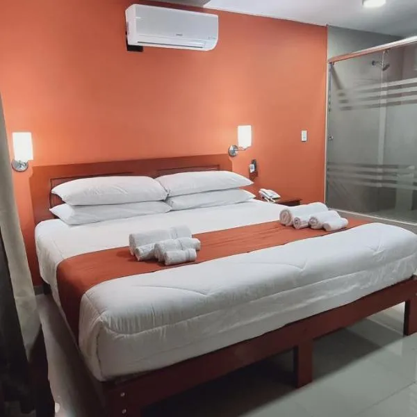 Ensenada Hotel, hotel v destinaci San Juan