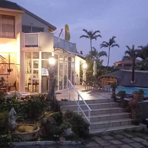 SONG OF THE WHALES self catering