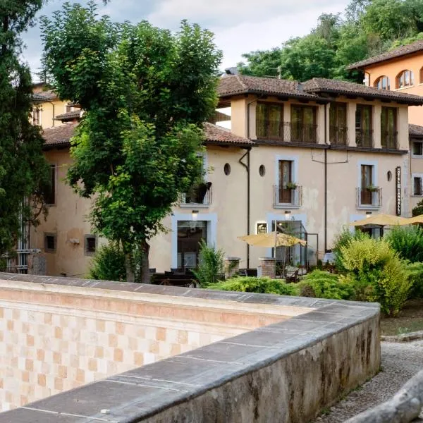 Hotel 99 Cannelle, hotel v destinaci LʼAquila