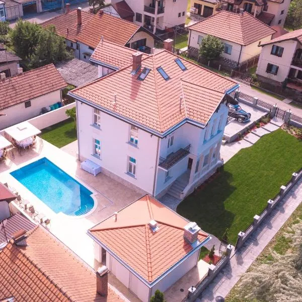 Vila Samokres sa bazenom, hotel in Banja Koviljača