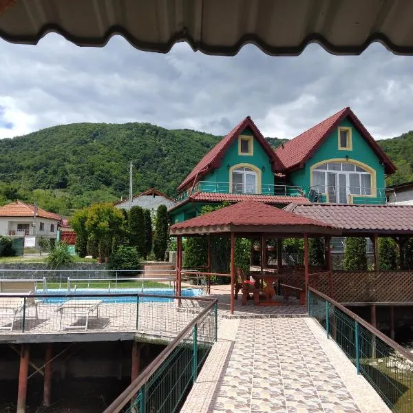 Casa Lucian, hotel in Dubova