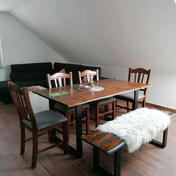 BLATNIKOV HRAM, hotel v destinaci Dvor