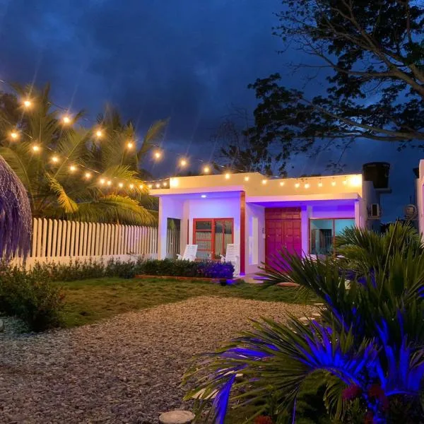 Bahia Tropical Sandia Kiwi Piña, hotel i Coveñas