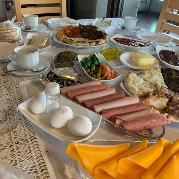 Cozy wood apartment with great view to Nazareth, hotell sihtkohas Nazareth