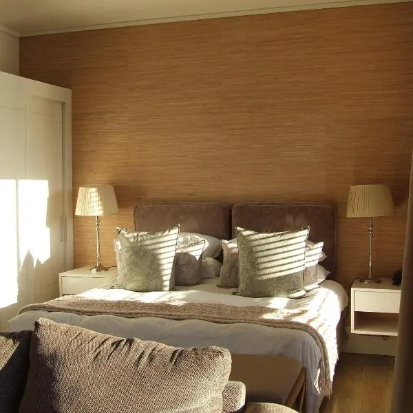 210 Gallery Luxury Studio Apartment, hotel in Knysna