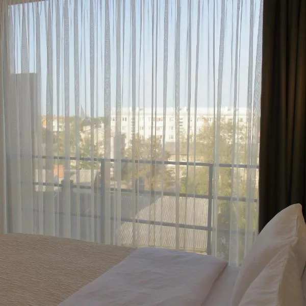 Hotel Kolumbs, hotel em Liepāja