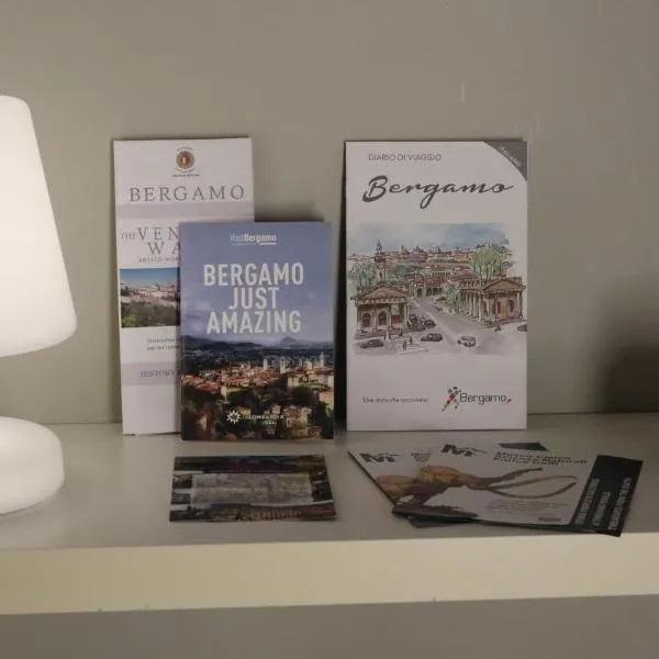 Domus Solarii Holiday Home, hotel v Bergamu