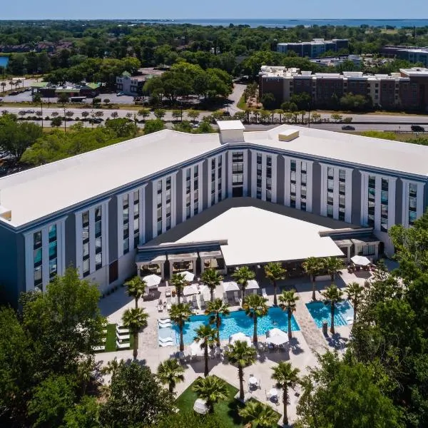 Hotel Indigo Mount Pleasant by IHG，位于查尔斯顿的酒店