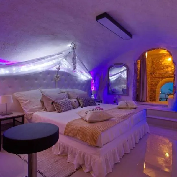Les Secrets d'Alcôve, nuits Romantiques avec SPA, hotel in Aix-en-Provence