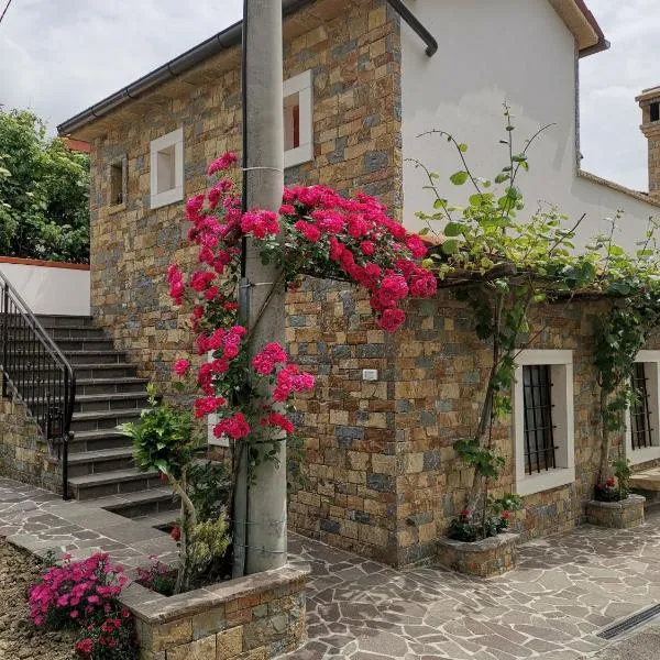 Kmetija Jogan, Wines & Apartments, hôtel à Pobegi