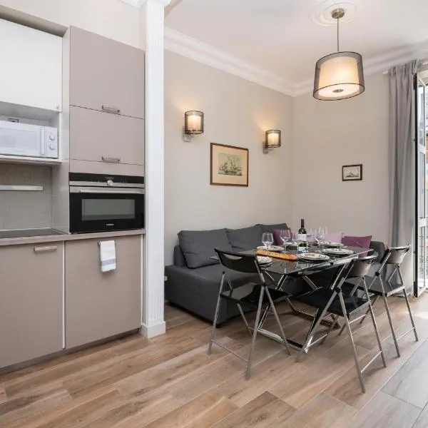 "Le Sailboat" by EnjoyNice, great 3-room with airco in the center of Nice, hotel in Nice
