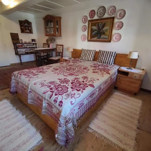 Cafe Nostalgie dvoulůžkový romantický pokoj, hotell sihtkohas Krásná Lípa