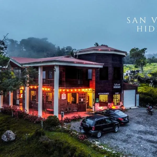 Hotel San Vicente Hideaway、Quesadaのホテル
