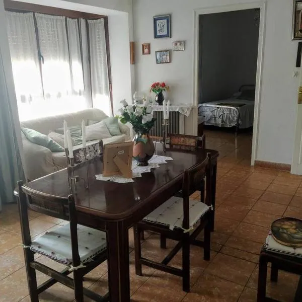 Casa antigua en Navahermosa, отель в городе Наваэрмоса