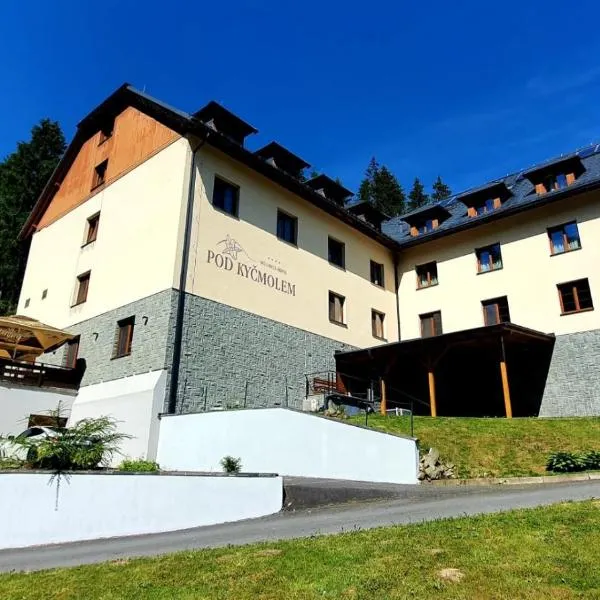 Wellness Hotel pod Kyčmolem, hotel di Horní Lomná