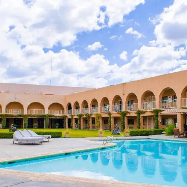 Hotel Santa Fe, хотел в Camargo
