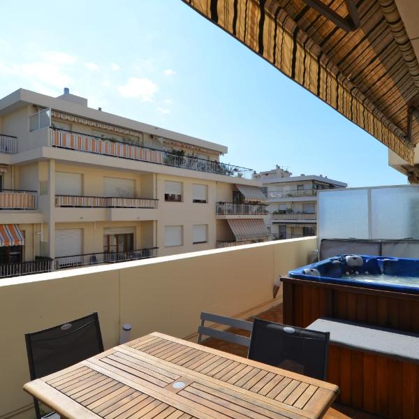 Appartement 6 personnes avec Terrasse et Jacuzzi plein cœur centre-ville quartier du Port de Nice