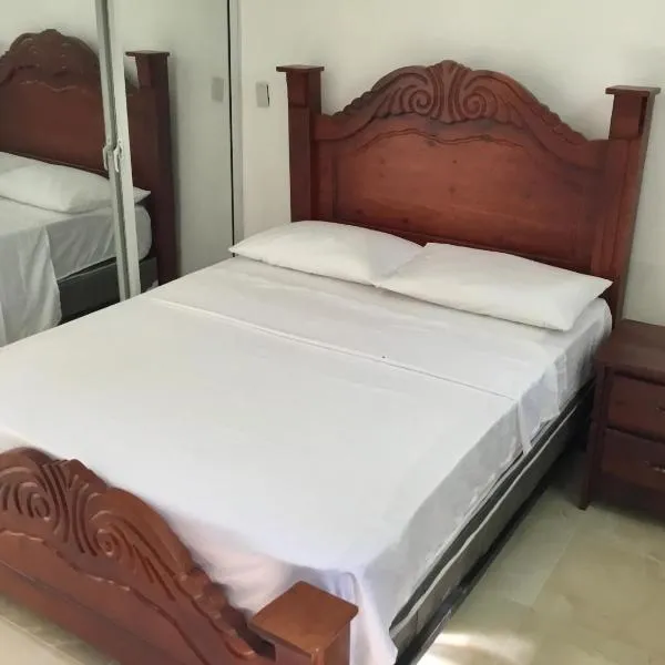 Aparta hotel El Sol, Home near AirPort SDQ, hotel in Boca Chica