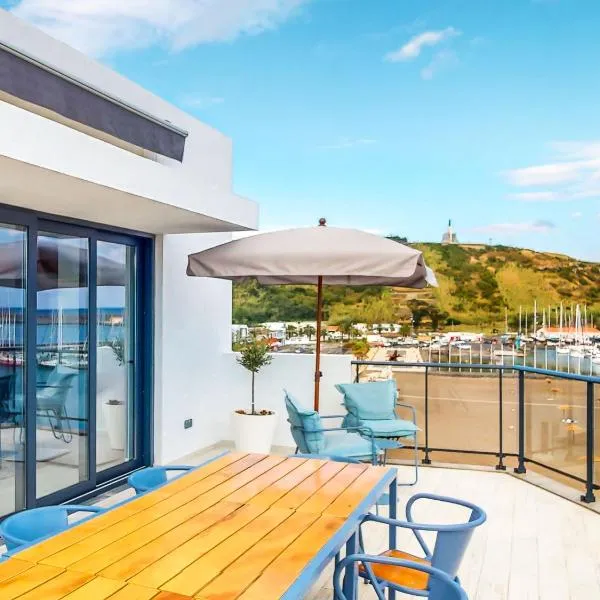 Facing Bay Hostel、プライア・ダ・ヴィトーリアのホテル