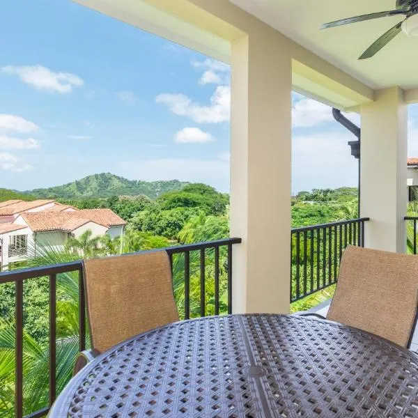 Renovated Condo in High-End Resort Community with Spectacular Mountain Views, Modern Design, and Beach Club Access, hotell sihtkohas Coco