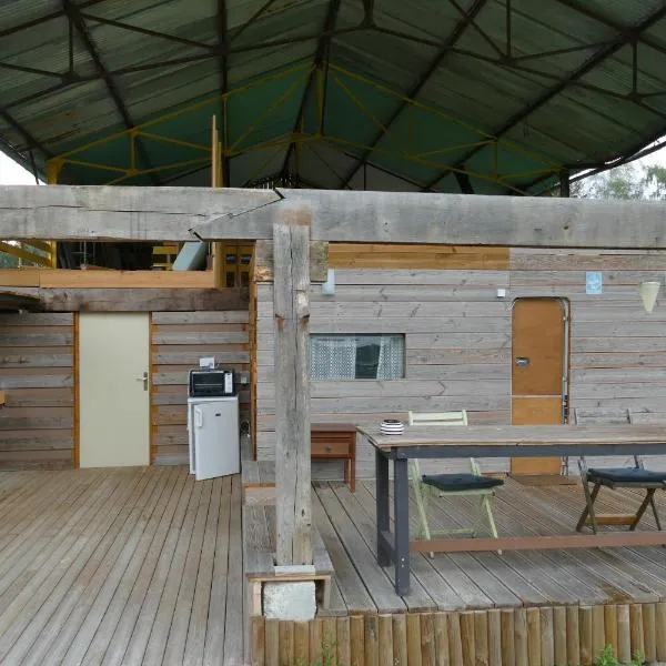 Chalet met mooi uitzicht, hotel v destinaci Bujaleuf